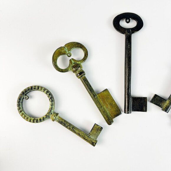 Pottery Barn Antiqued Black Green Patina Metal Skeleton Key Wall Art Set - Picture 2 of 5